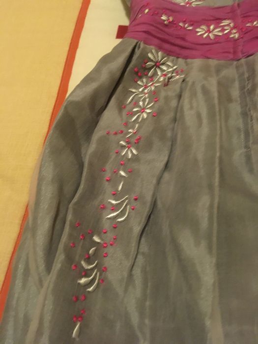 Vestido Bordado Madeira em seda selvagem