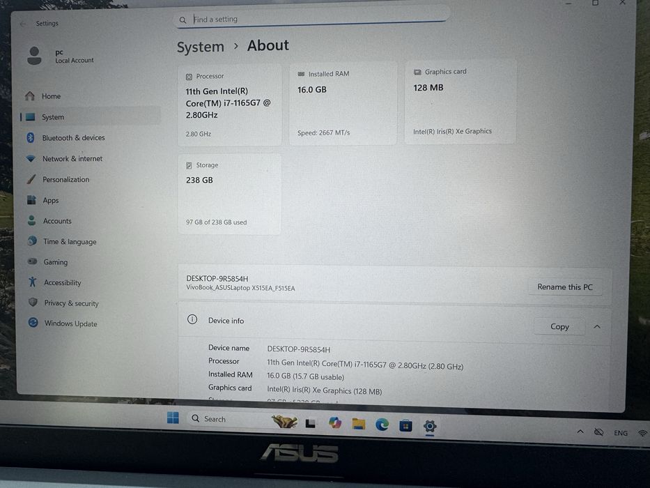 ASUS VivoBook 15 i7 / 16 GB Ram / SSD - 256