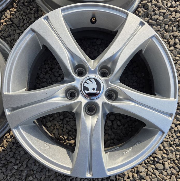 5 112 R16 Scoda Octavia Superb  VW Passat Golf Jetta
