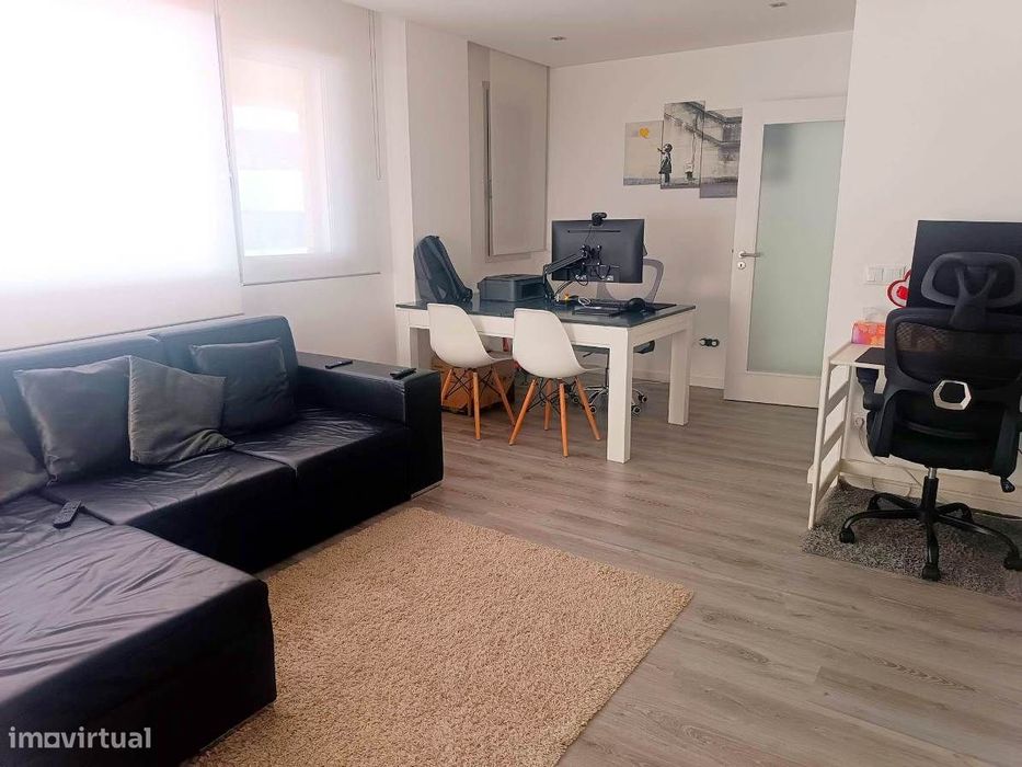 Apartamento T1 em Coimbra (Urb. Quinta da Portela)