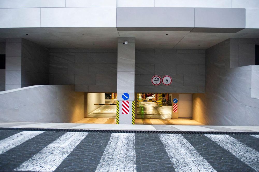 Паркомісце Sky Avenue