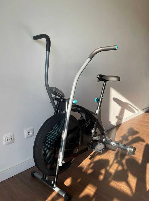 Bicicleta indoor Drumfit WOD Rider 1000 Eolo com resistência de ar