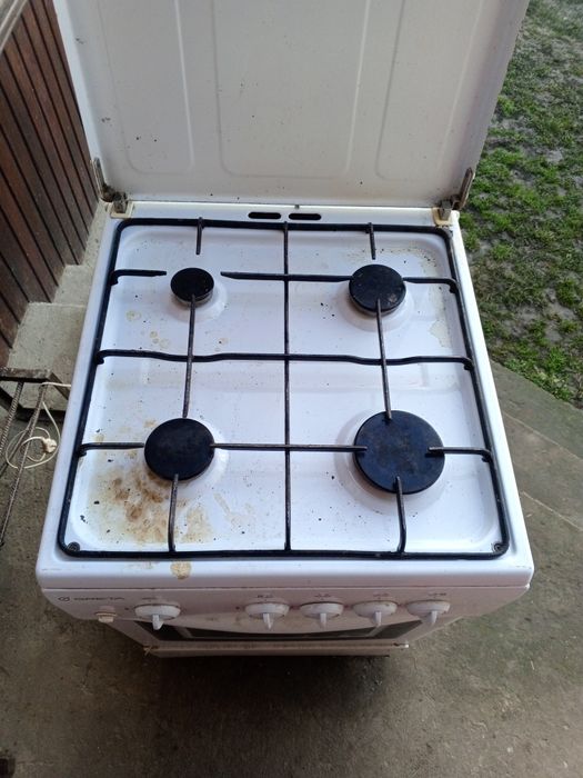 Продам газову плитку.
