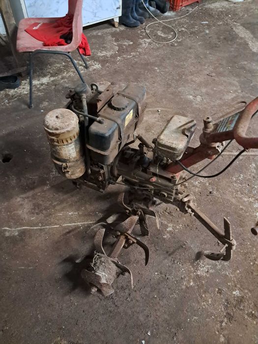 Motoenxada a gasoleo