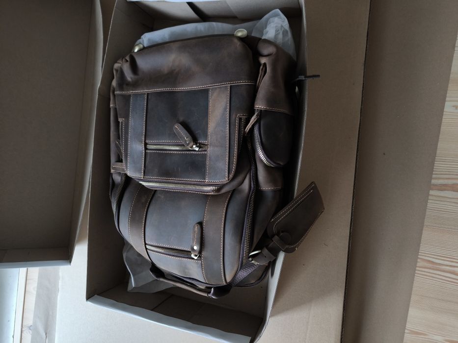 Vendo mochila em couro, vintage, nova