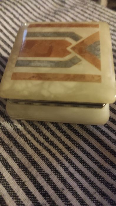 Caixa de pedra mármore