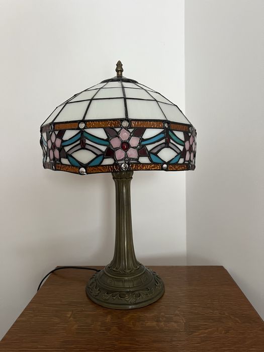 Piękna lampa w stylu Tiffany