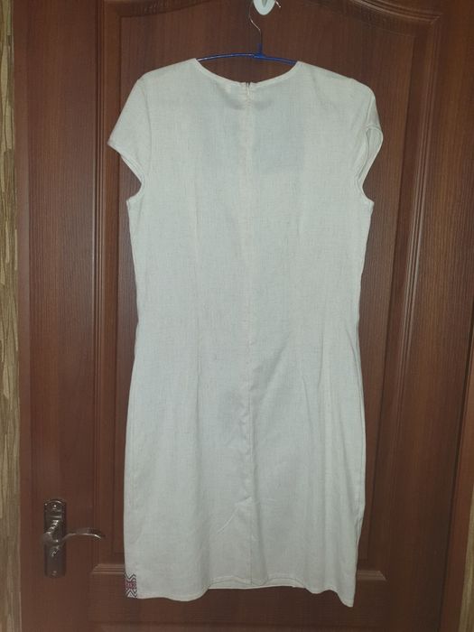 Українська льняна сукня