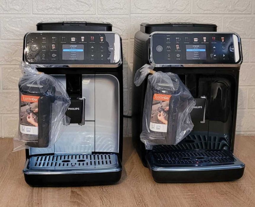 Кавомашина автоматична Philips Series 5500 LatteGo EP5547/90 2024 рік