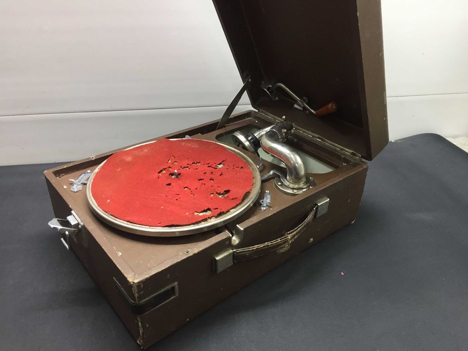 Патефон времен ссср