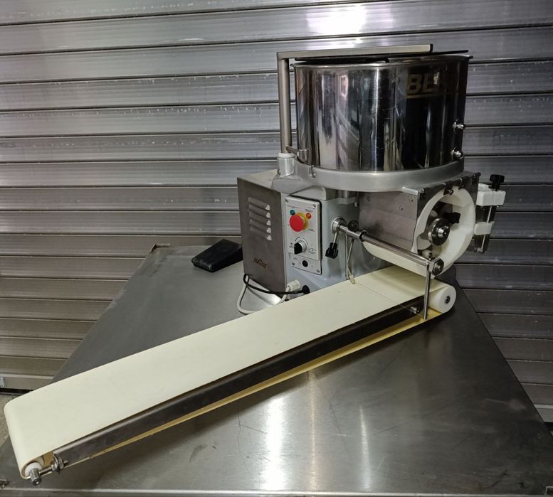 Котлетна машина, формування котлет м'ясних, рибних, соевих, нагетсів