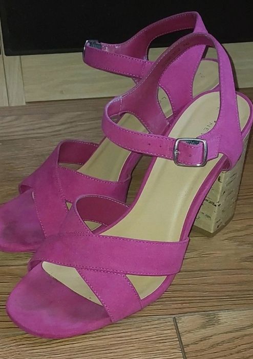 Sandały damskie na obcasie na słupku rozmiar 40 New Look różowe fuksjo