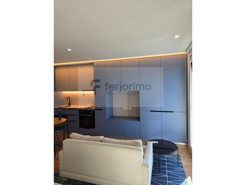 T0 - Apartamento todo mobilado

 *** OPEN SPACE ***
***ARR...