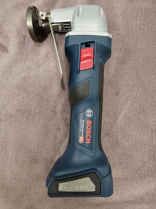 Akumulatorowe nożyce do cięcia blachy Bosch Professional GSC 18V-16E