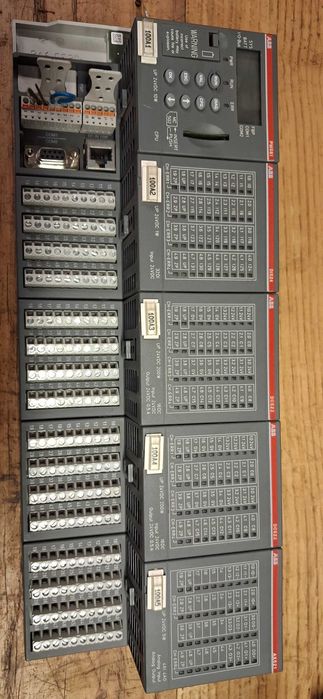 plc abb pm 581 rozszerzenia analogowe i cyfrowe z panelem i przyciskami