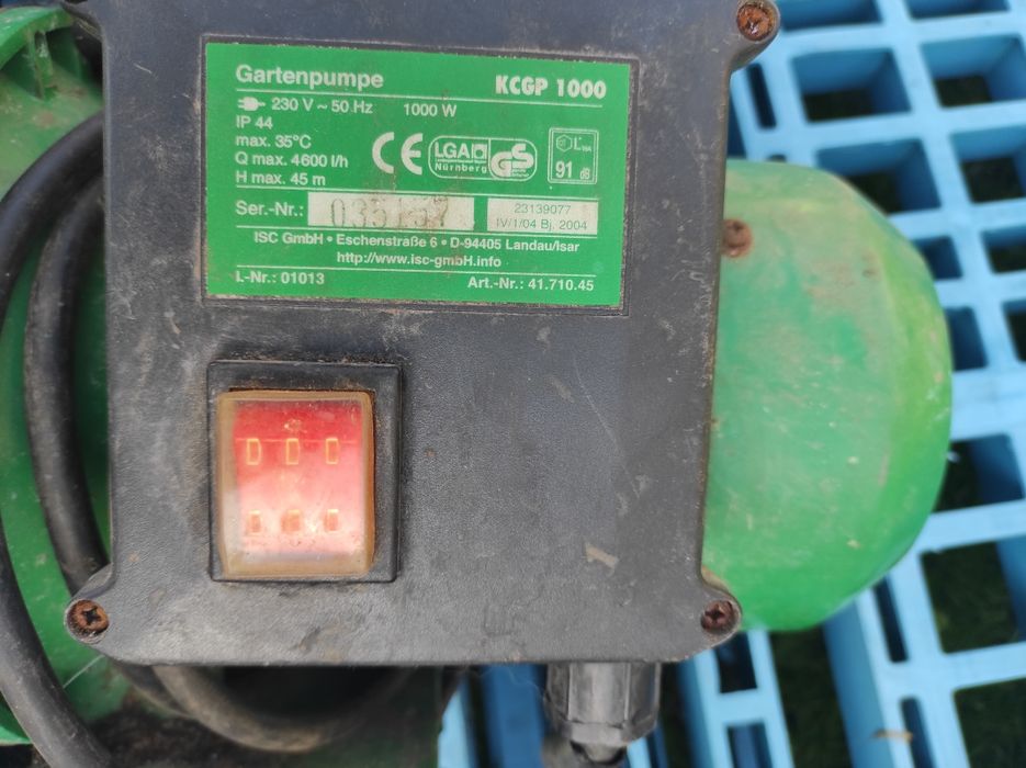 Dwie pompy do wody ogrodowe