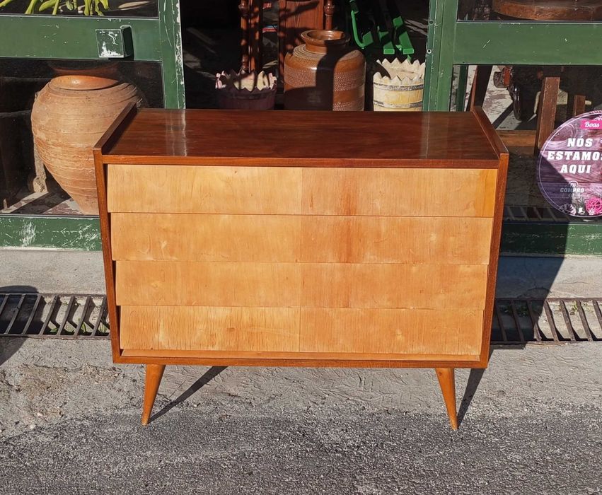 Cómoda vintage anos 60/70