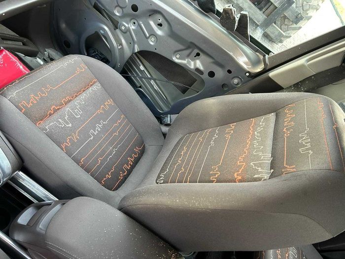 Komplet siedzeń z tapicerkami drzwi wnętrze OPEL MERIVA B II 2