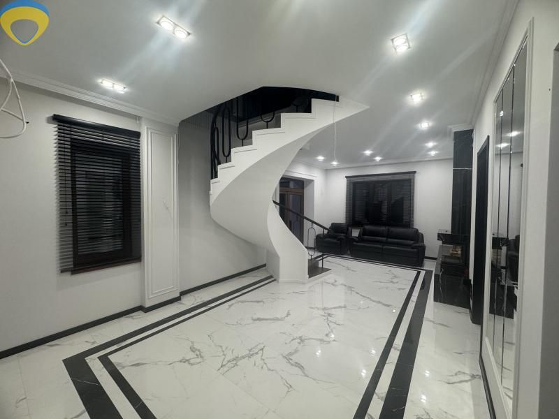 Продам кирпичный дом с евроремонтом в Фонтанке-2 (220-580)