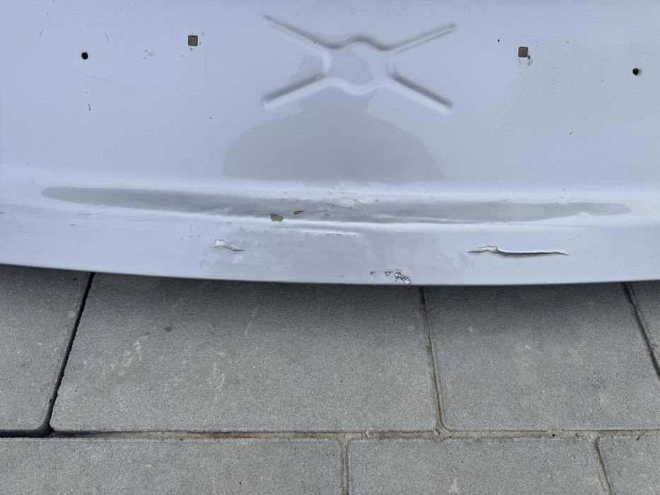 Tesla Model S кришка багажника