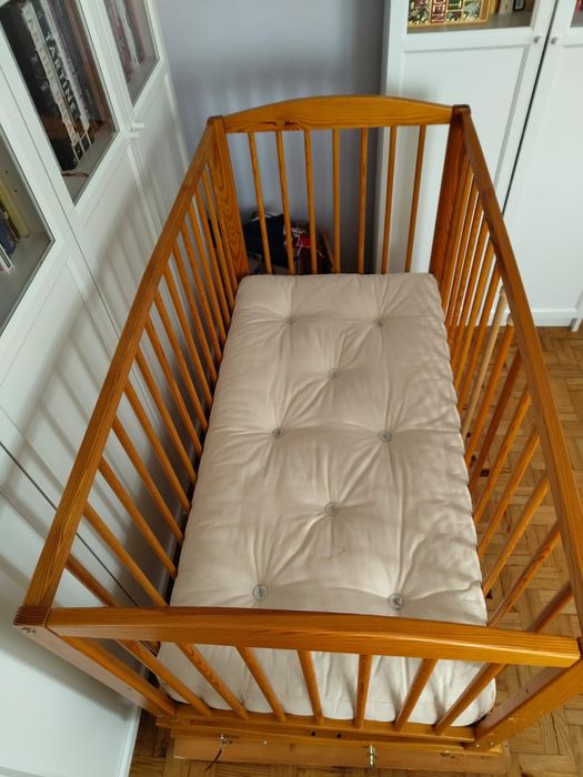 Łóżeczko kołyska 140x70 z materacem futon