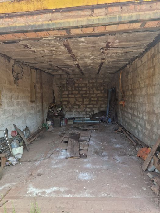 Продам гараж на Крэсе