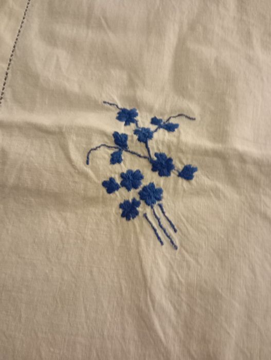 Lençol antigo branco