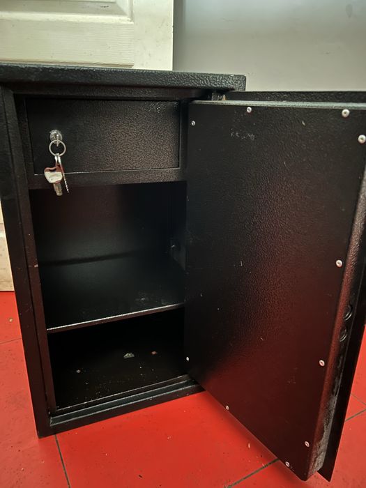 Сейф Лука ШО-065