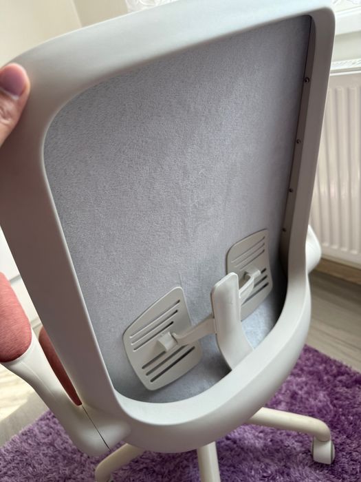 Fotel biurowy z podnóżkiem Easy White Różowe Grospol