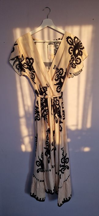 Kremowa letnia koktajlowa sukienka midi wzorzysta New Collection M L XL