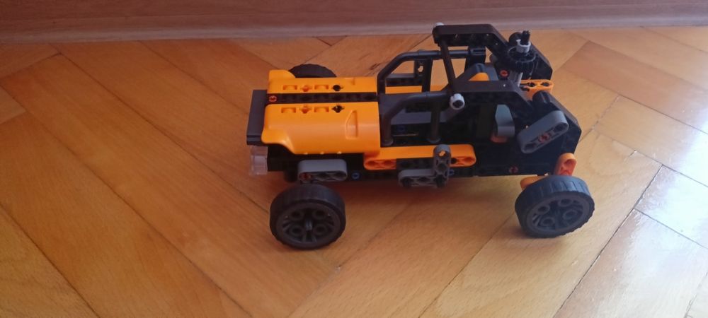 Science & play Mechanics Safari Car