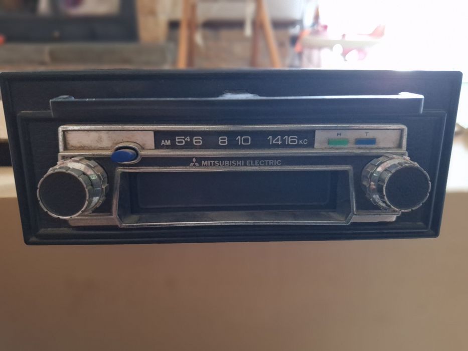 Radio mitsubishi z roku 1970  na duże kasety  dla konesera