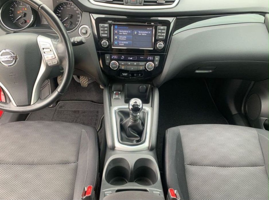Продам автомобіль Nissan Qashqai 1,2 Бензин, 2016 року