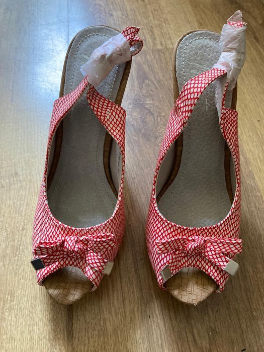 Buty na obcasie r37 nowe