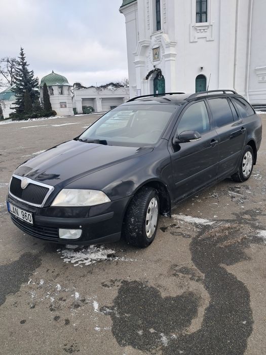 Авто в гарному стані. 
Сів та поїхав. 
Двигун один із самих надійних 1.9 турбодизель 
Не димить!
Коробка механіка 
Ходова в гарному стані (нічого не грюкає та не стукає)
По кузову є  нюанси(на фото видно)
Гума в гарномустані.
Салон доглянутий.
З документами порядок. 
Якщо треба фото/відео більш видніше телефонуйте скину.
Більше деталей за телефоном.
Якщо мобільний поза зоною ,то звоніть на месендж.