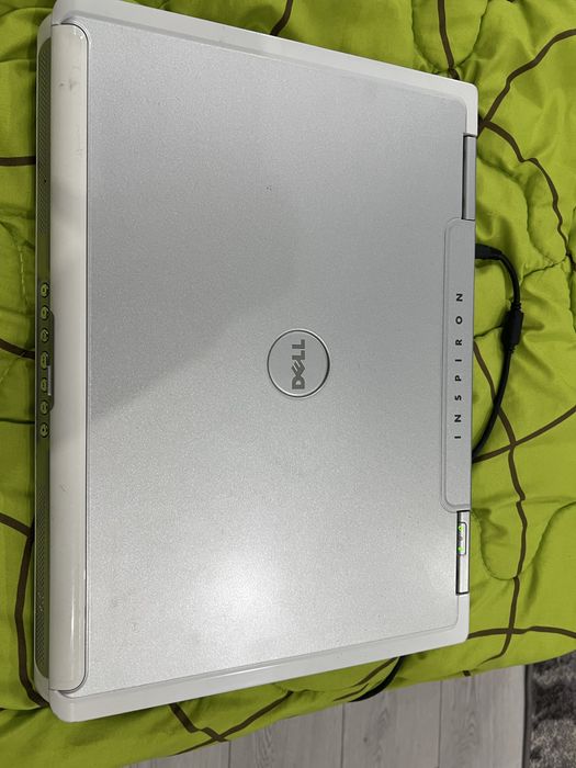 Ноутбук Dell inspiron 9400