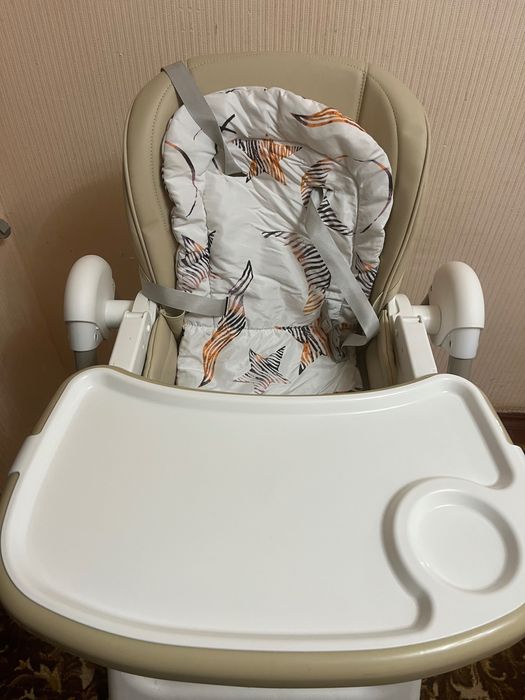 Стілець для годування