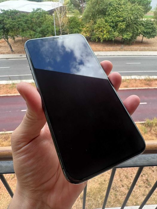 iPhone 11 Pro Max como Novo (Garantia de 6 meses)