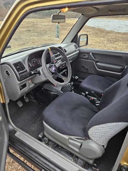 Suzuki Jimny 4x4 offroad