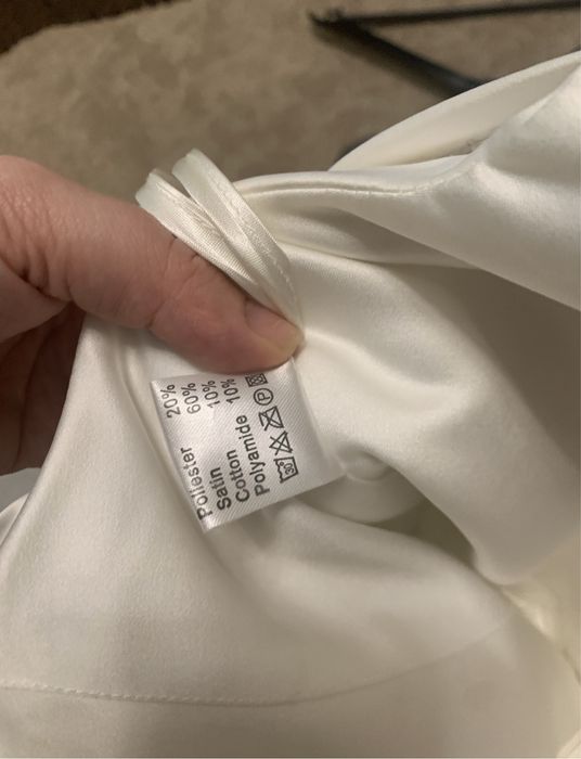 Продам весільну сукню