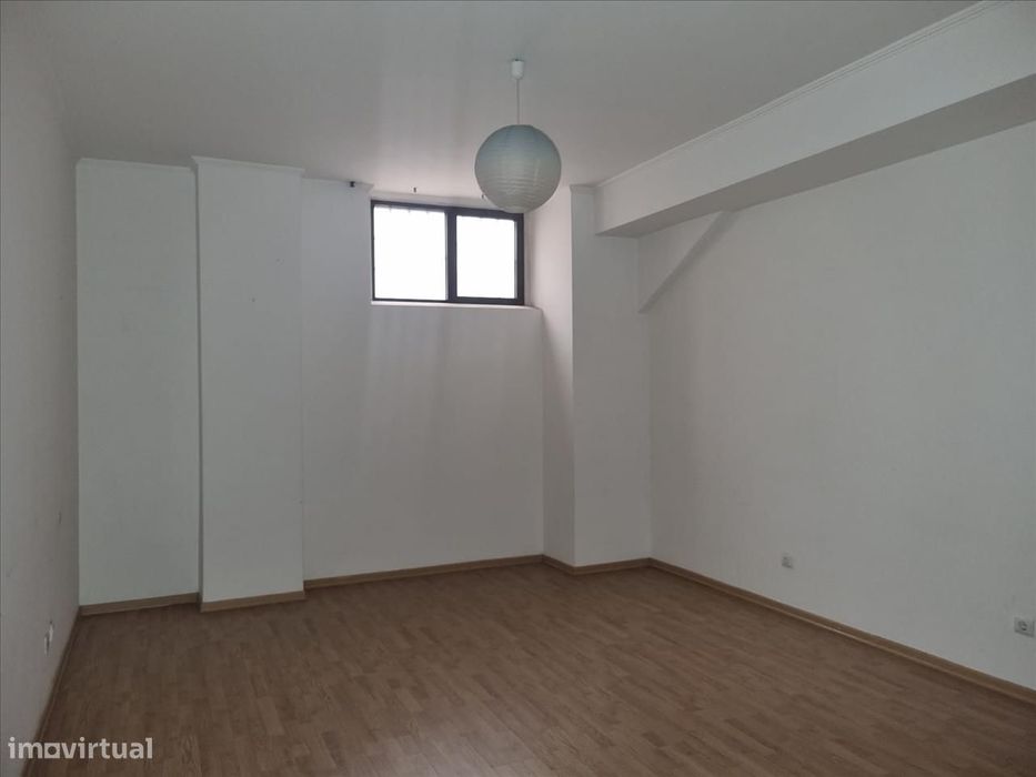 Apartamento T3 com Parqueamento – Santarém