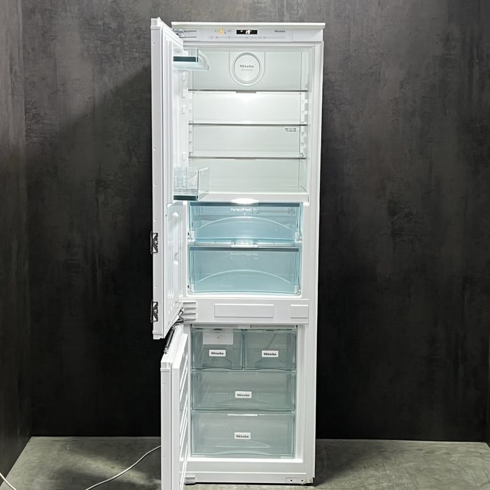 | LUX | Холодильник Miele KFN 37692 iDE IceMacer NoFrost SoftClose