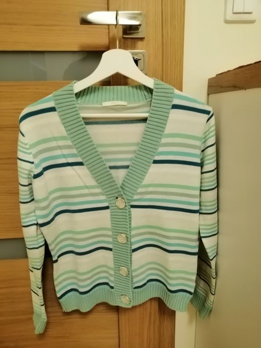 Sweter damski w rozmiarze M 38