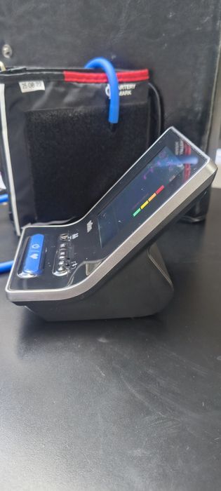 Ciśnieniomierz BRAUN ExactFit 5 Connect bluetooth.