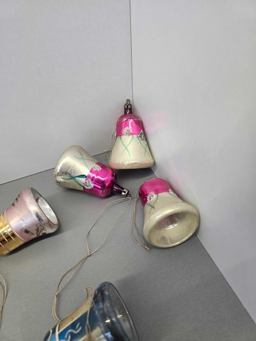 Bombki szklane dzwonki z PRL-U 11 sztuk.