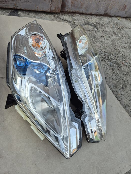 Передні фари Nissan Leaf Ніссан Ліф led 2011-2017 р.