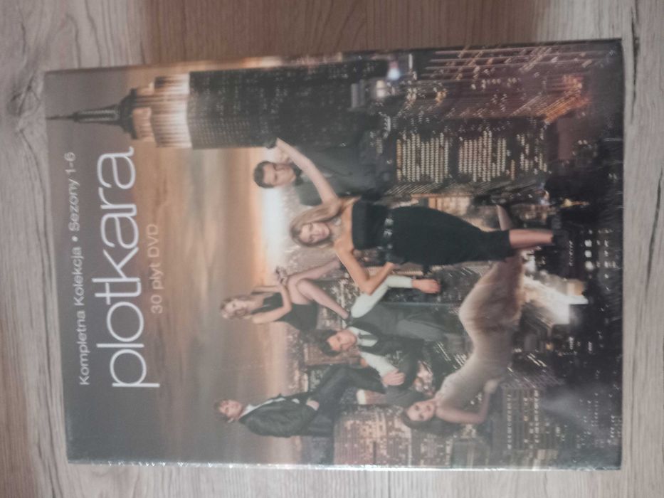 Plotkara. Sezony 1-6, 30 DVD Various Directors/folia