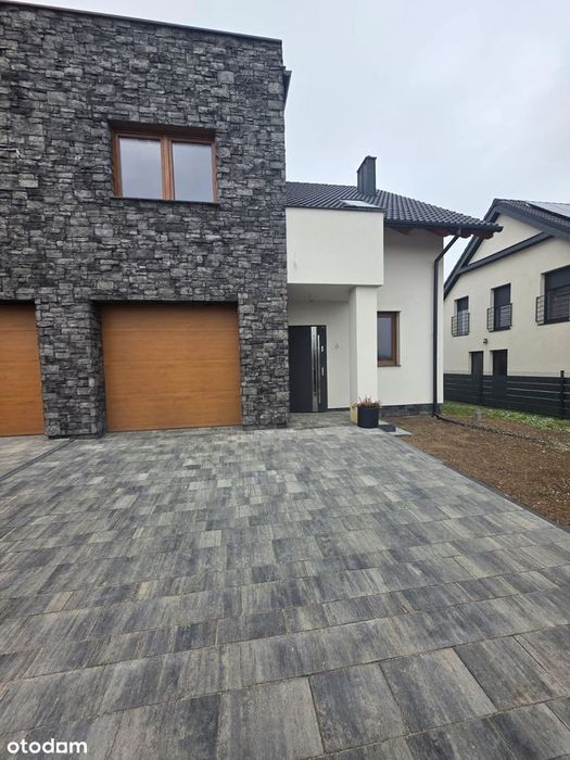 Wysoki standard/4 pokoje/garaż/balkon/taras/2 garderoby