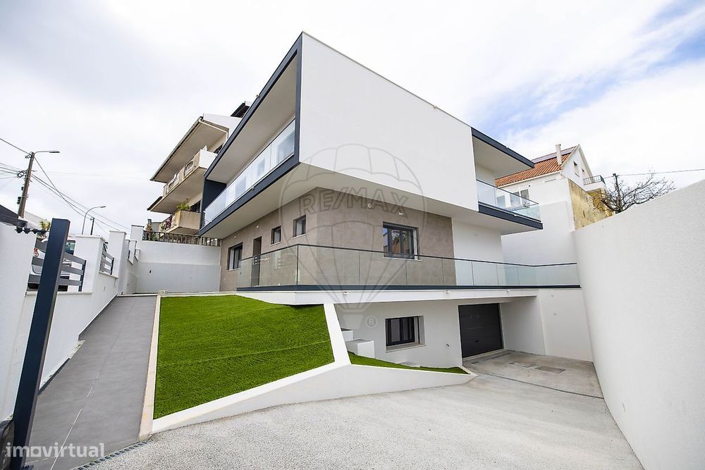 Moradia T5 para venda