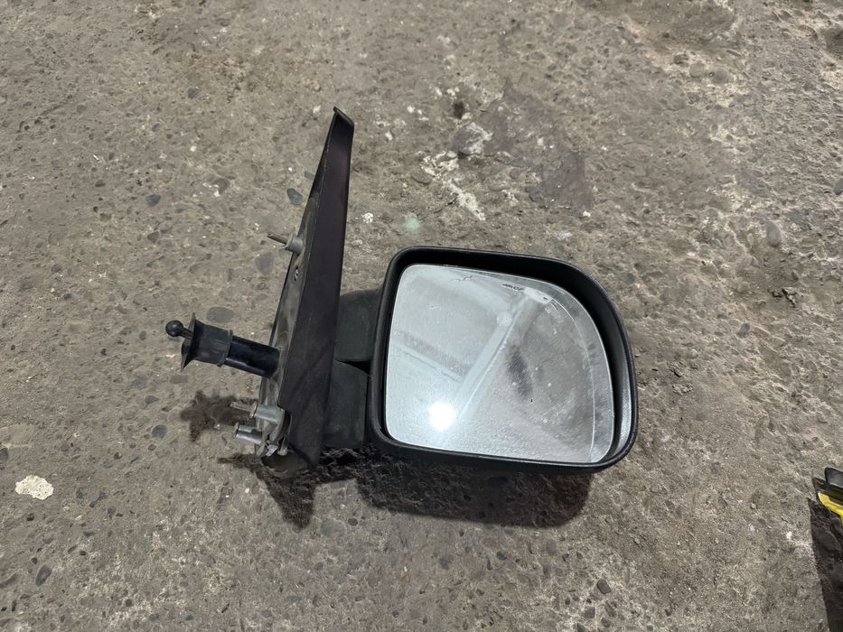 Дзеркало бокове праве механічне Renault Kangoo 2001р 010399